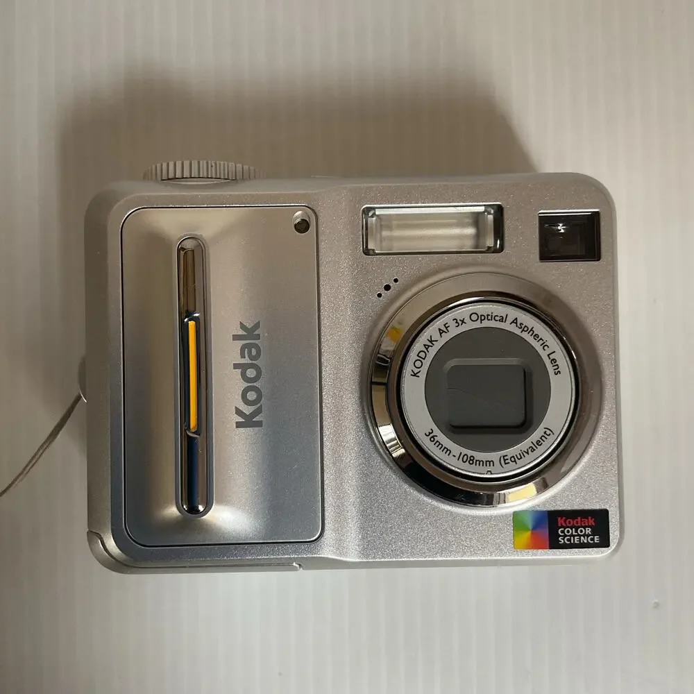 Kodak EasyShare C653 6.1MP Digital Camera Bundle SD Cards Case Tested Working